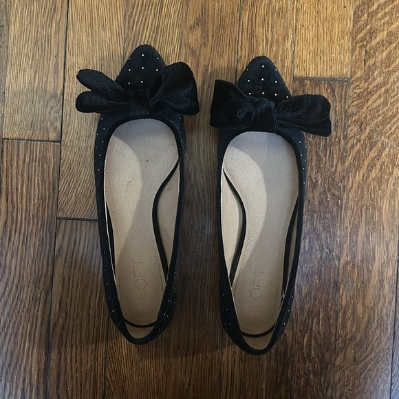 Velvet Pointed Toe Flat (Loft, 8.5) - Picture 2 of 4